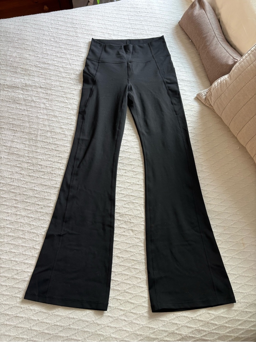 NWOT Fabletics PureLuxe Black Flared High-Rise Pants Sz M